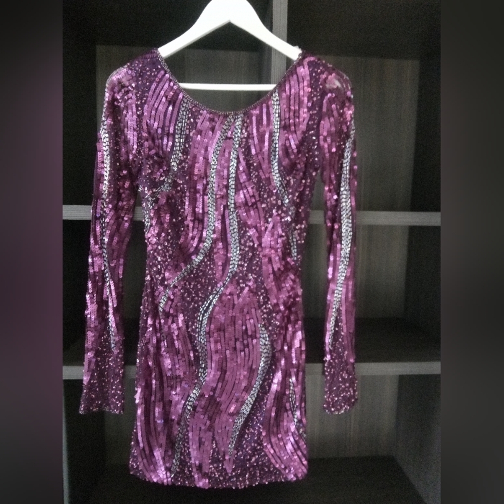 Cache Sequin Long sleeve  Mini Dress, Size 0, Purple. Orig. $98.25 Now $30